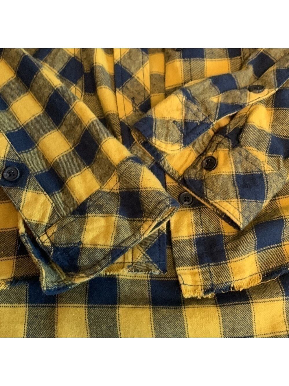 Urban Outfitters Cropped Flannel Button Down Shirt - Picture 5 of 13